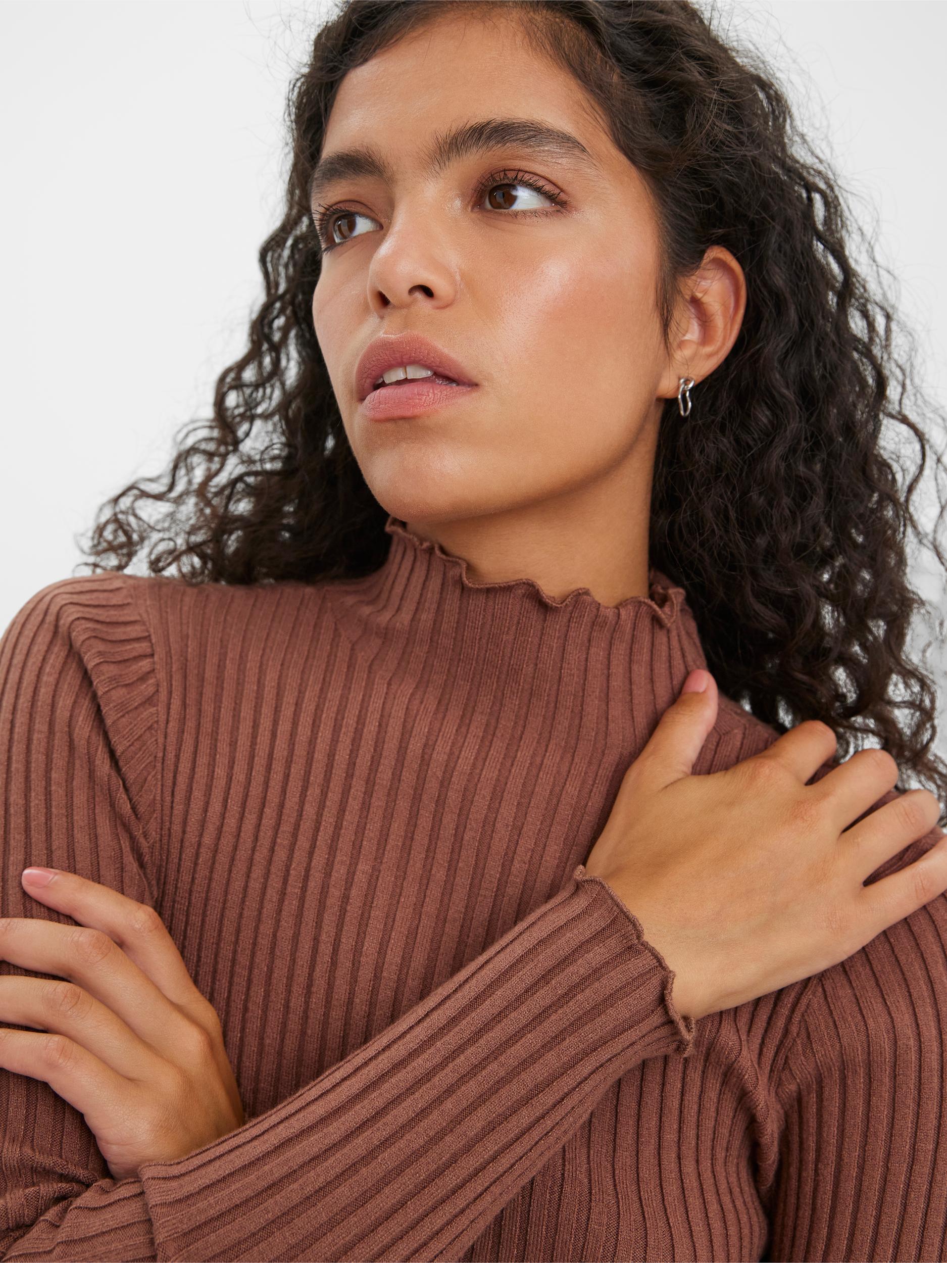 I LOVE TALL fashion for tall people. Easy wide leg trousers by Vero Moda Tall in Tall Size for